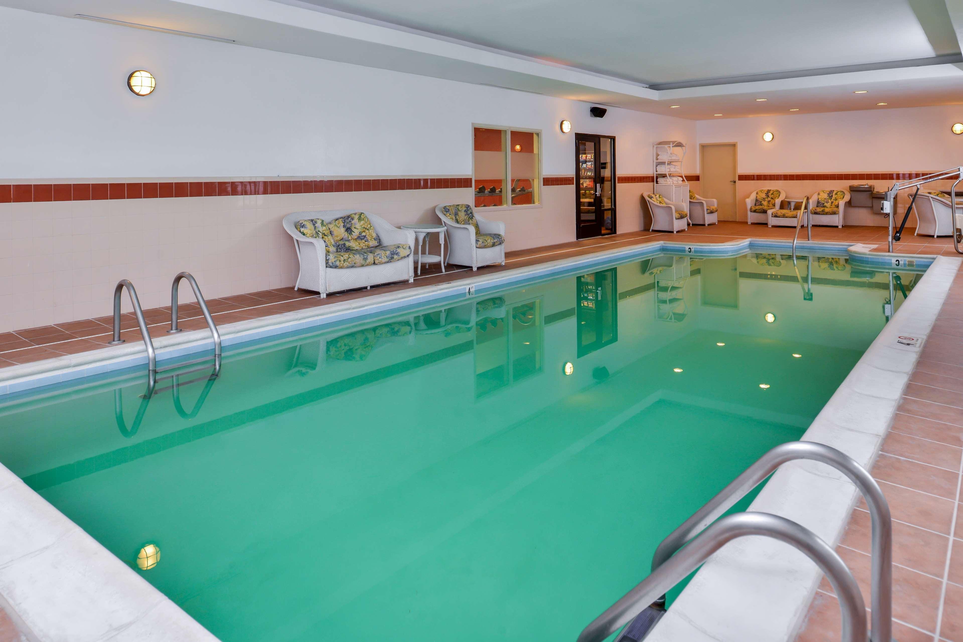 Hampton Inn Emporia Bagian luar foto
