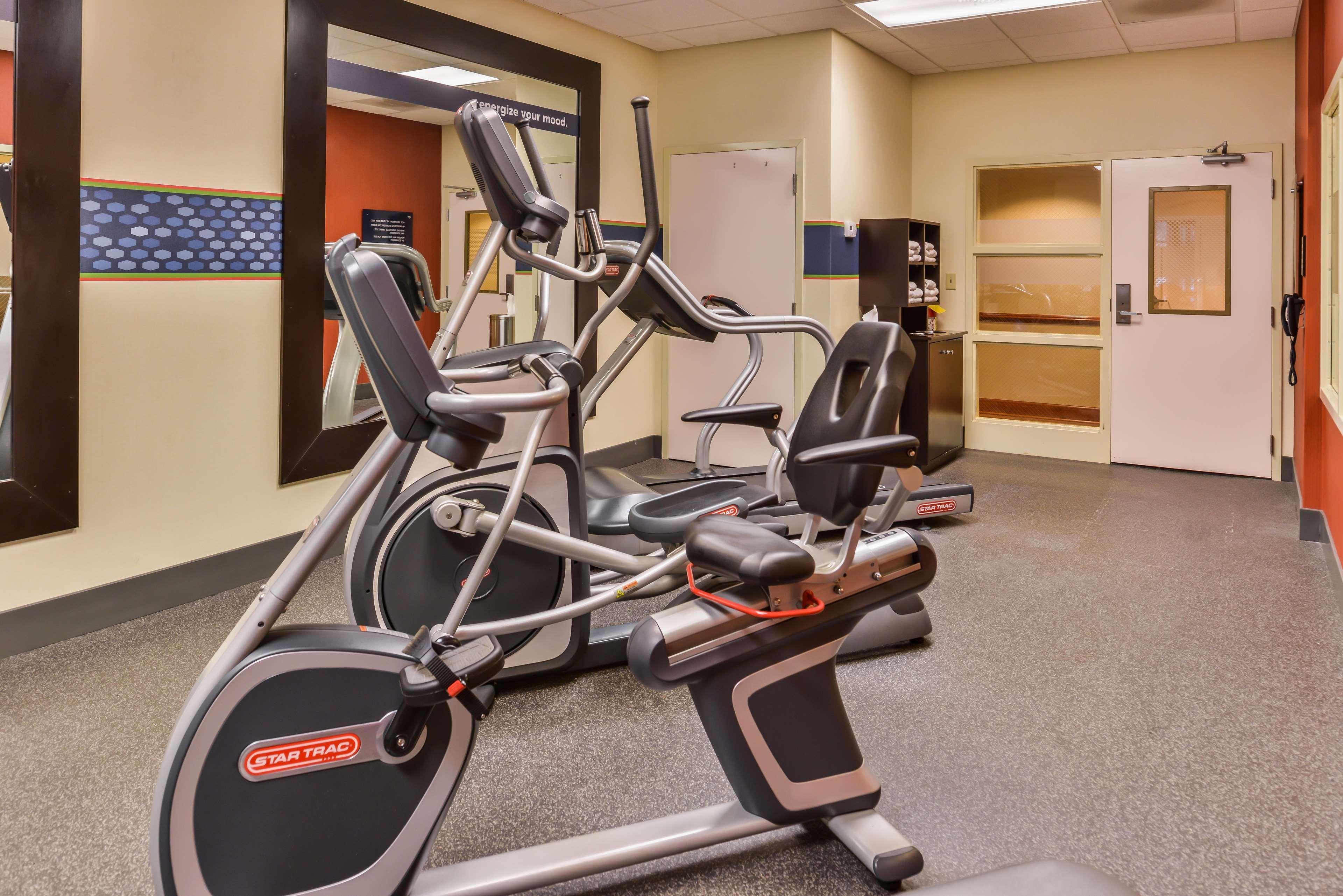 Hampton Inn Emporia Bagian luar foto