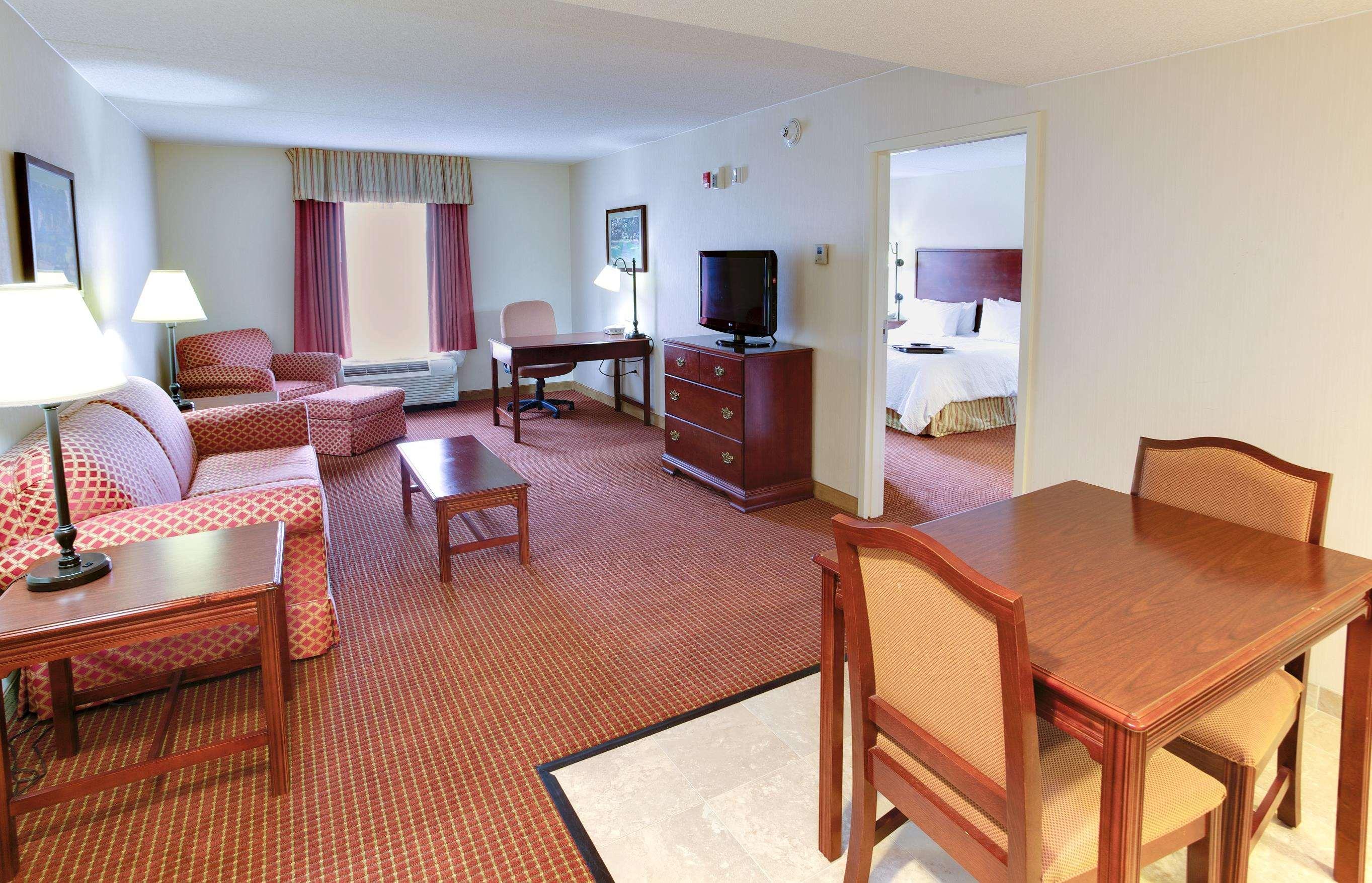 Hampton Inn Emporia Bagian luar foto