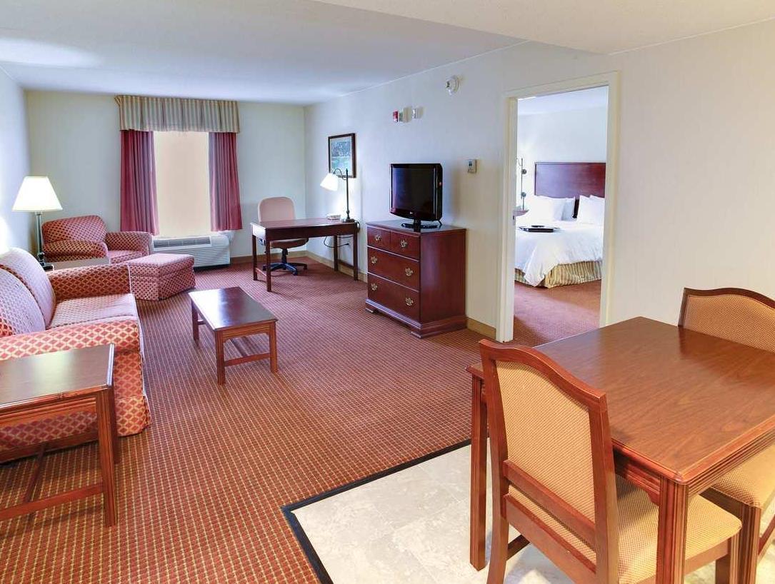 Hampton Inn Emporia Bagian luar foto