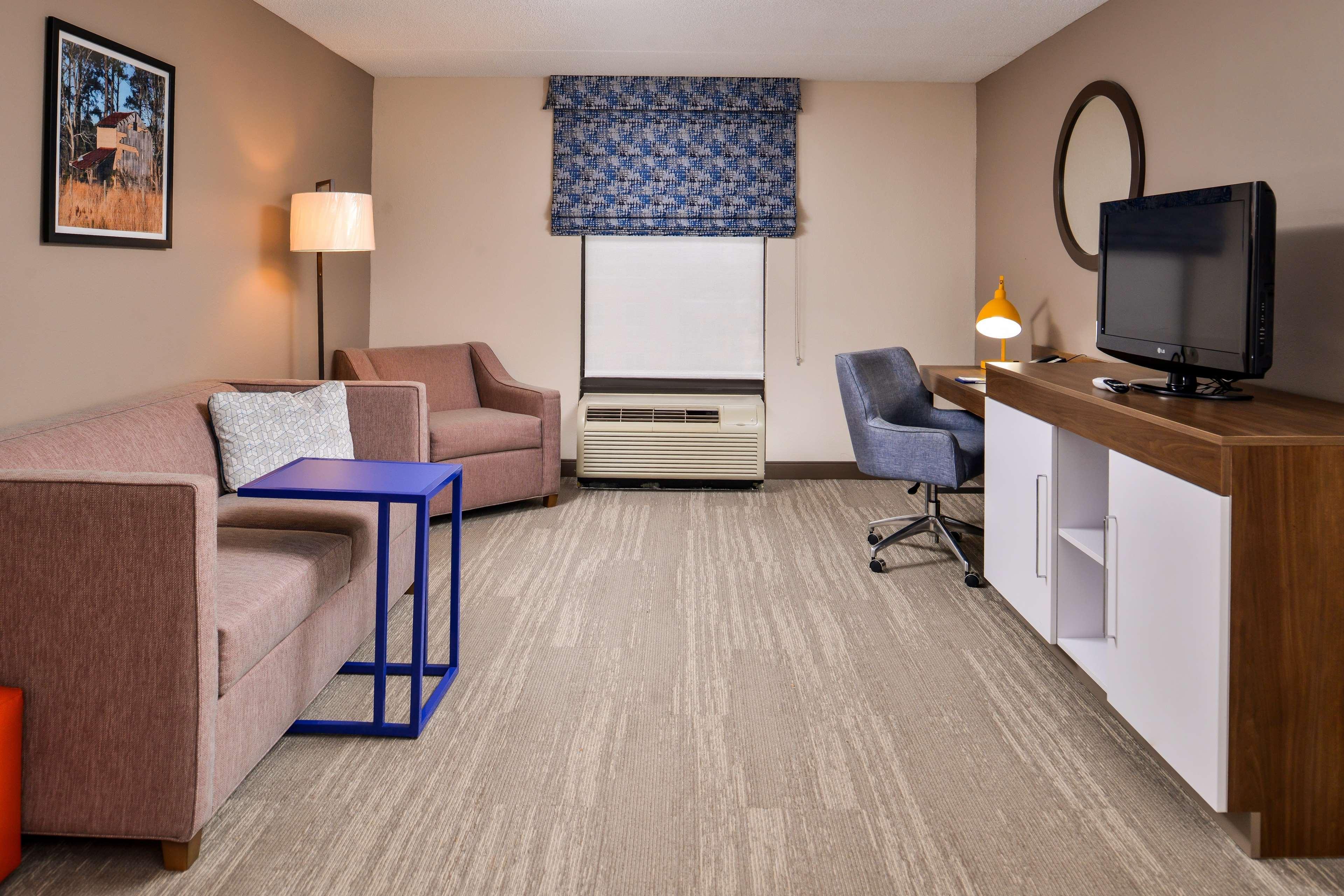 Hampton Inn Emporia Bagian luar foto