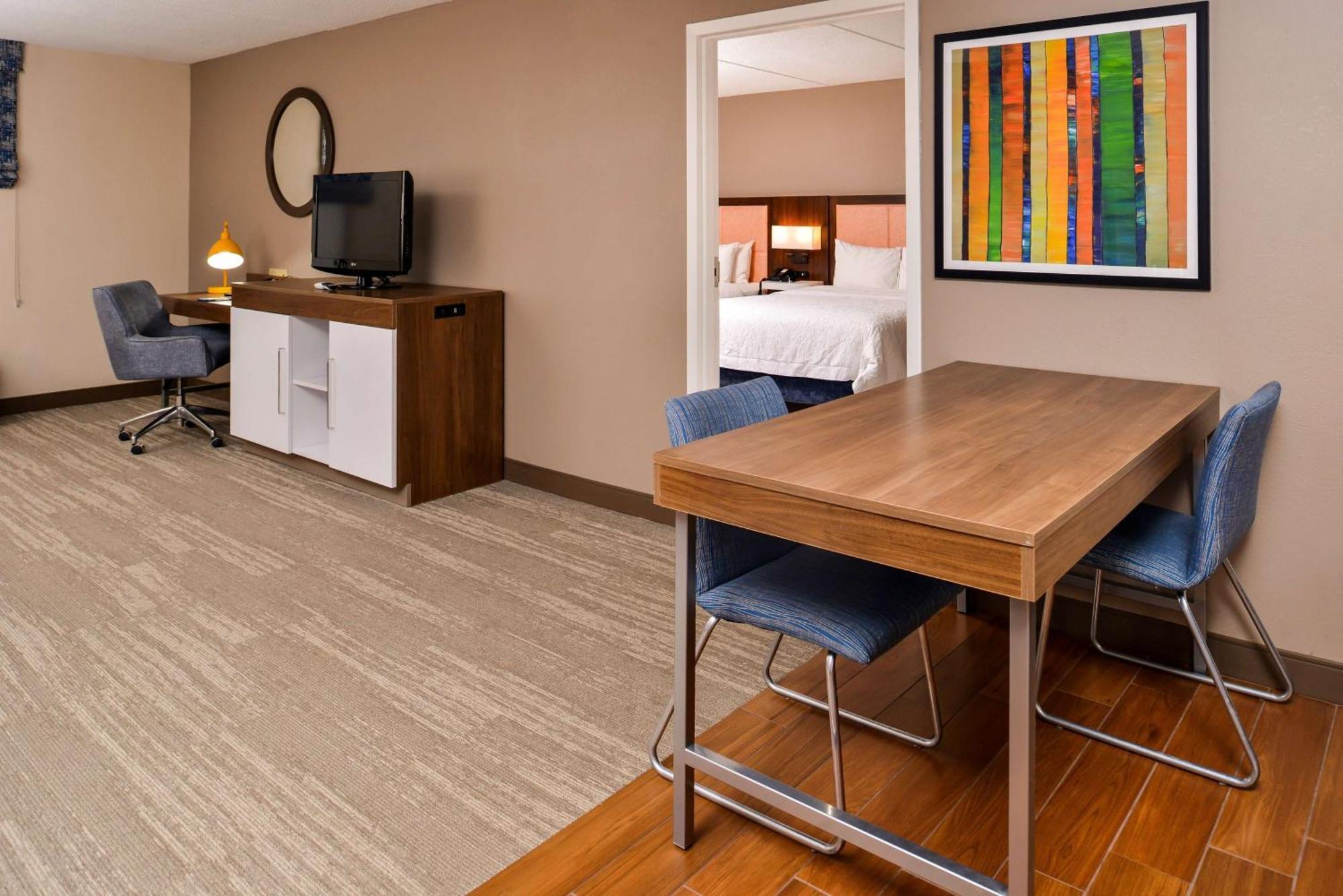 Hampton Inn Emporia Bagian luar foto