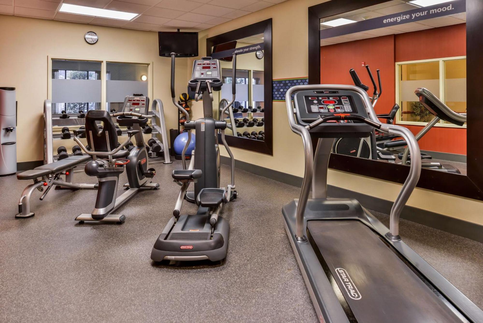 Hampton Inn Emporia Bagian luar foto